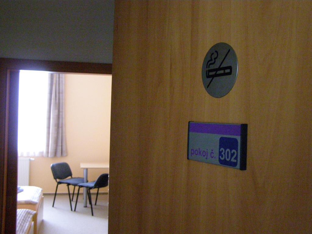 Hotel SPORTARÉNA TEPLICE příspěvková organizace Habitación foto